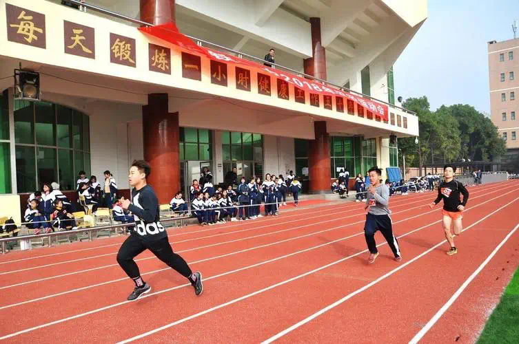 用鱼竿做网球拍怎么做